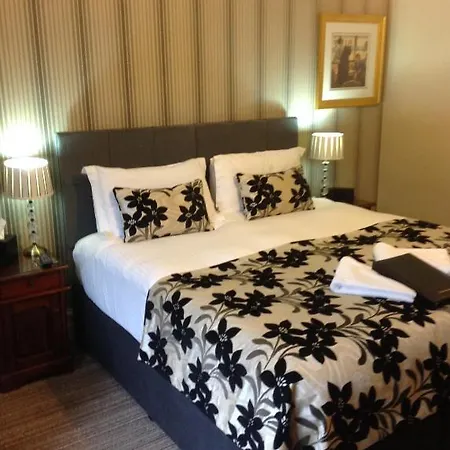 Dene House 게스트하우스 4*